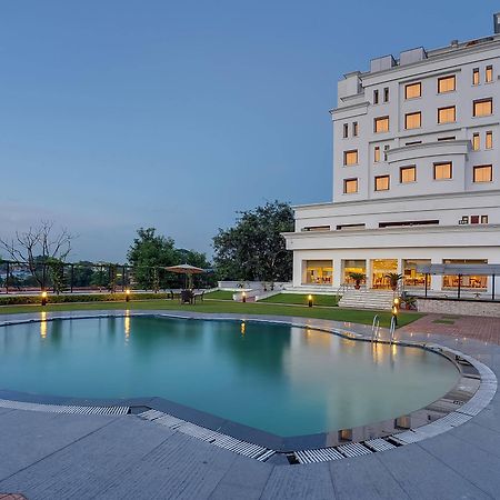 Royal Sarovar Portico Siliguri Buitenkant foto