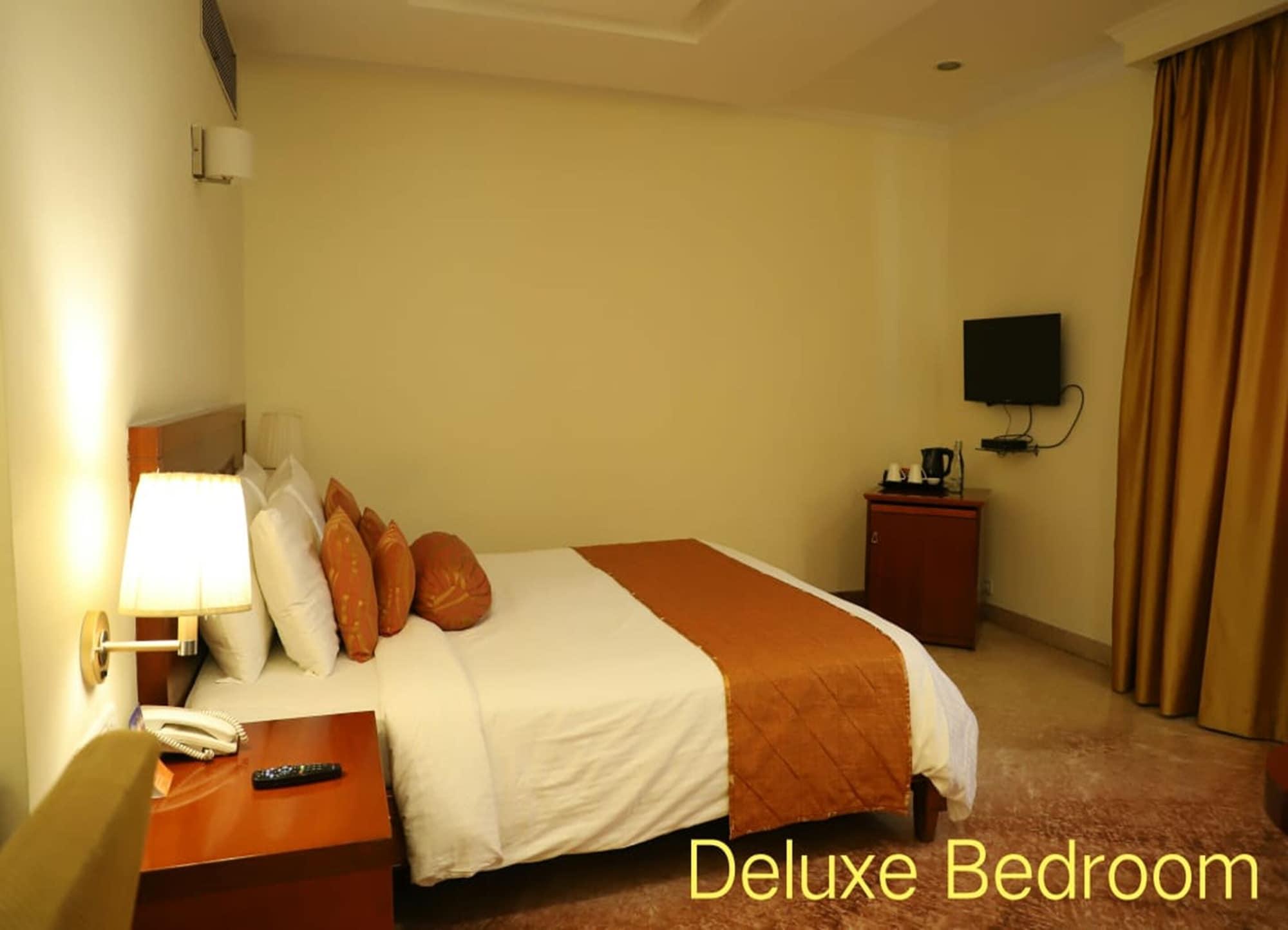 Royal Sarovar Portico Siliguri Buitenkant foto