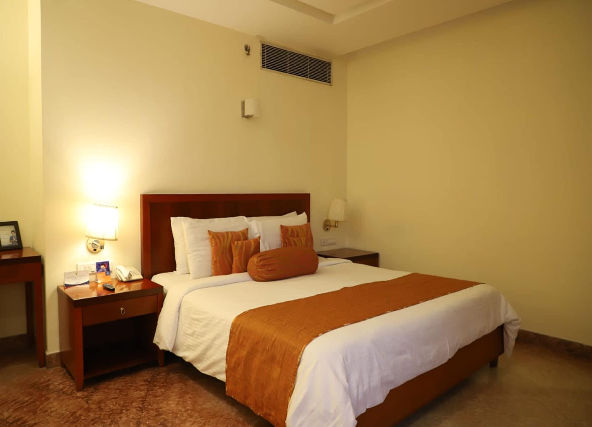 Royal Sarovar Portico Siliguri Buitenkant foto