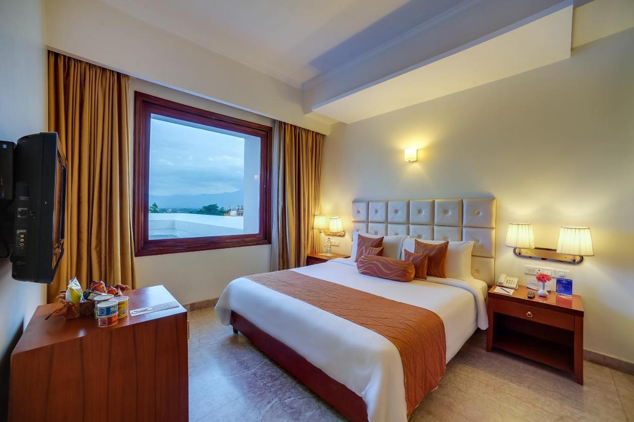 Royal Sarovar Portico Siliguri Buitenkant foto