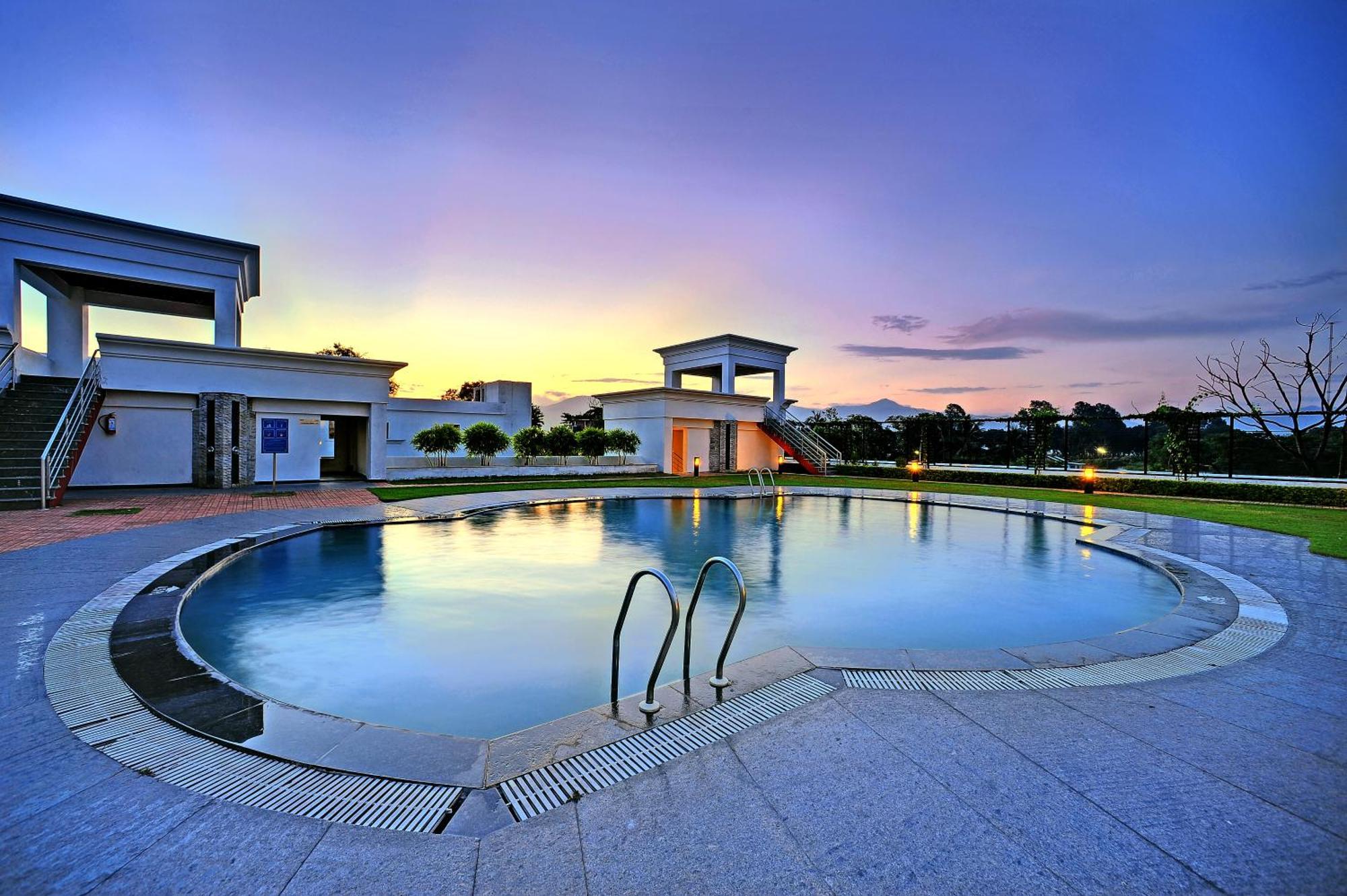 Royal Sarovar Portico Siliguri Buitenkant foto