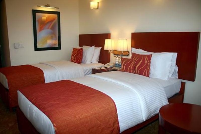 Royal Sarovar Portico Siliguri Buitenkant foto