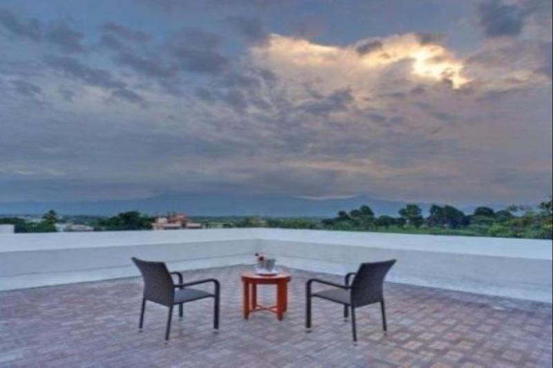 Royal Sarovar Portico Siliguri Buitenkant foto