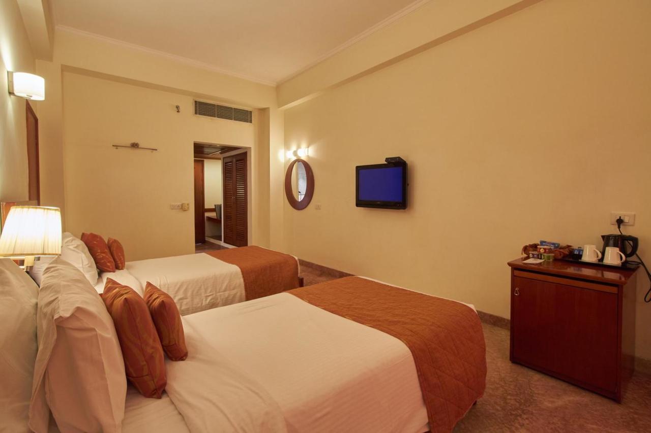 Royal Sarovar Portico Siliguri Buitenkant foto