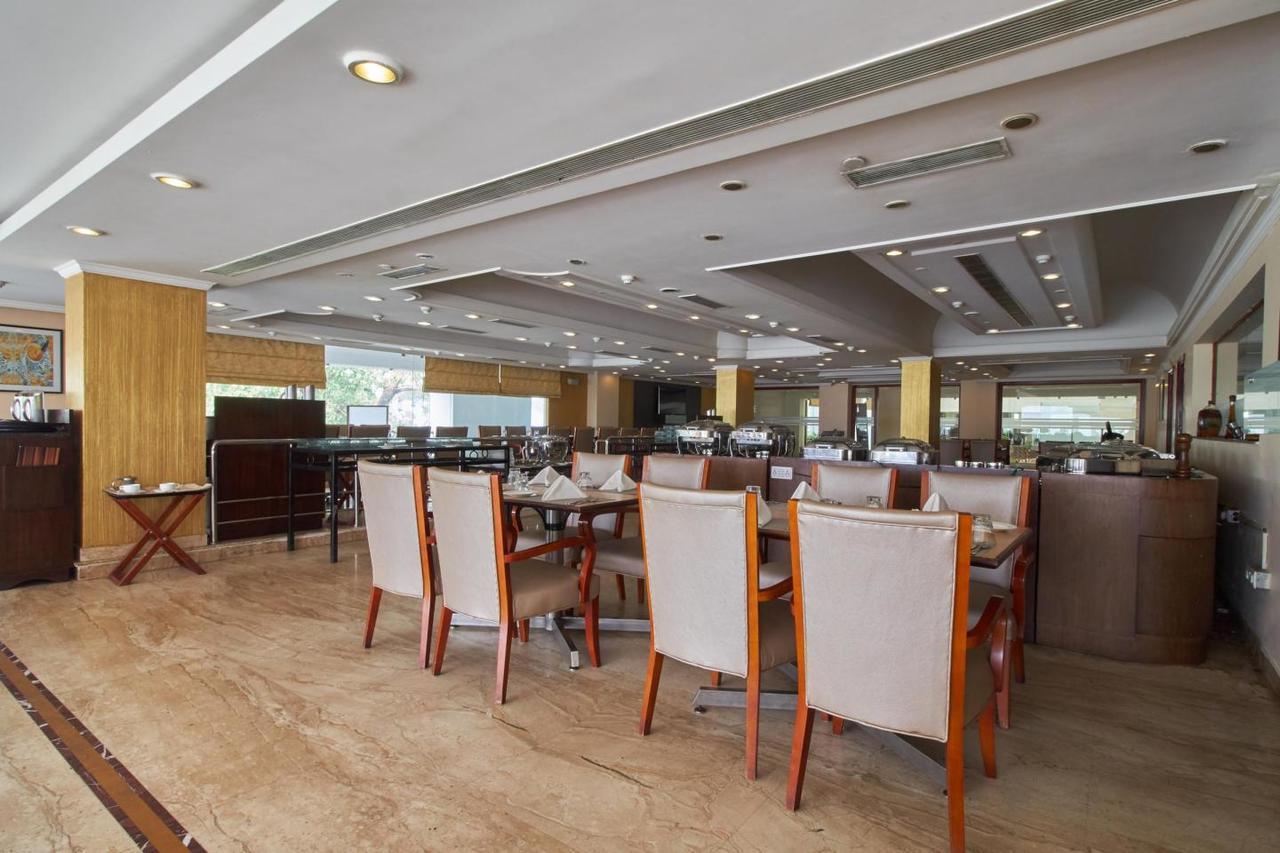 Royal Sarovar Portico Siliguri Buitenkant foto