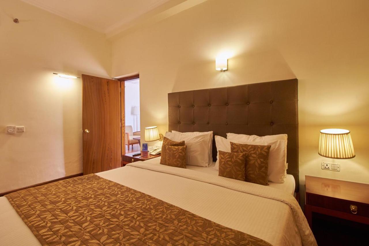 Royal Sarovar Portico Siliguri Buitenkant foto
