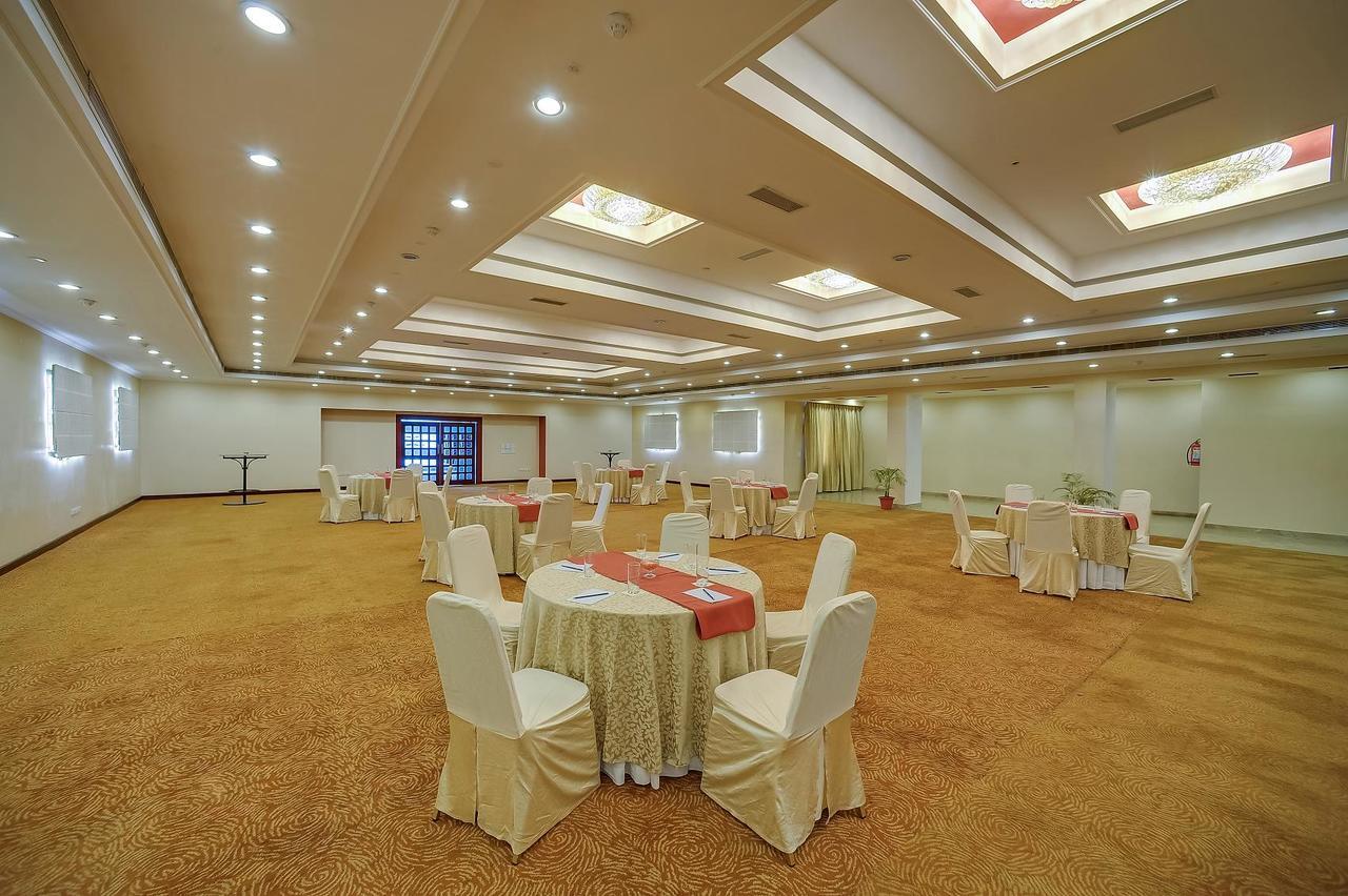 Royal Sarovar Portico Siliguri Buitenkant foto
