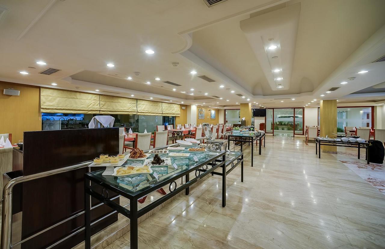 Royal Sarovar Portico Siliguri Buitenkant foto