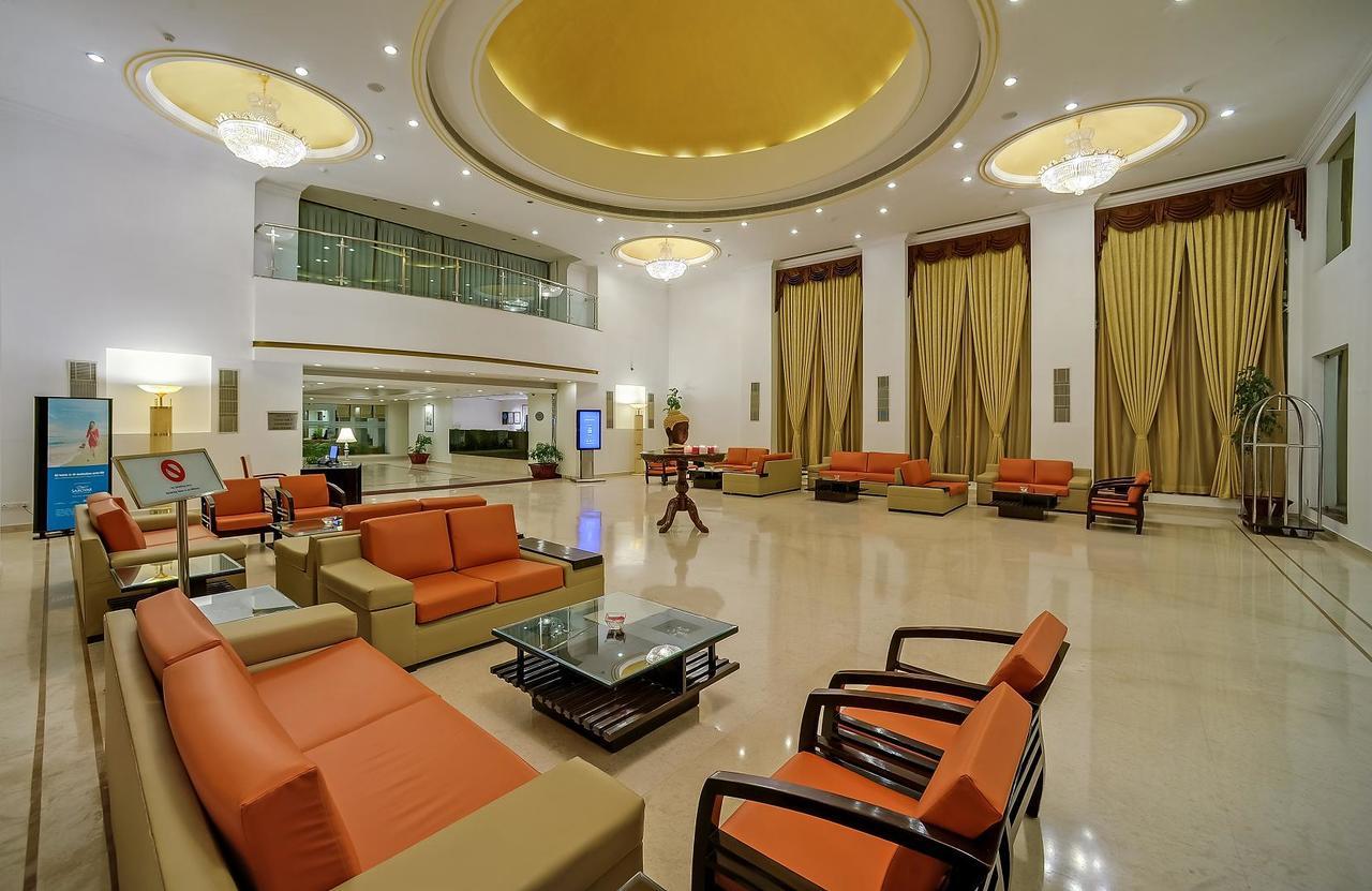Royal Sarovar Portico Siliguri Buitenkant foto