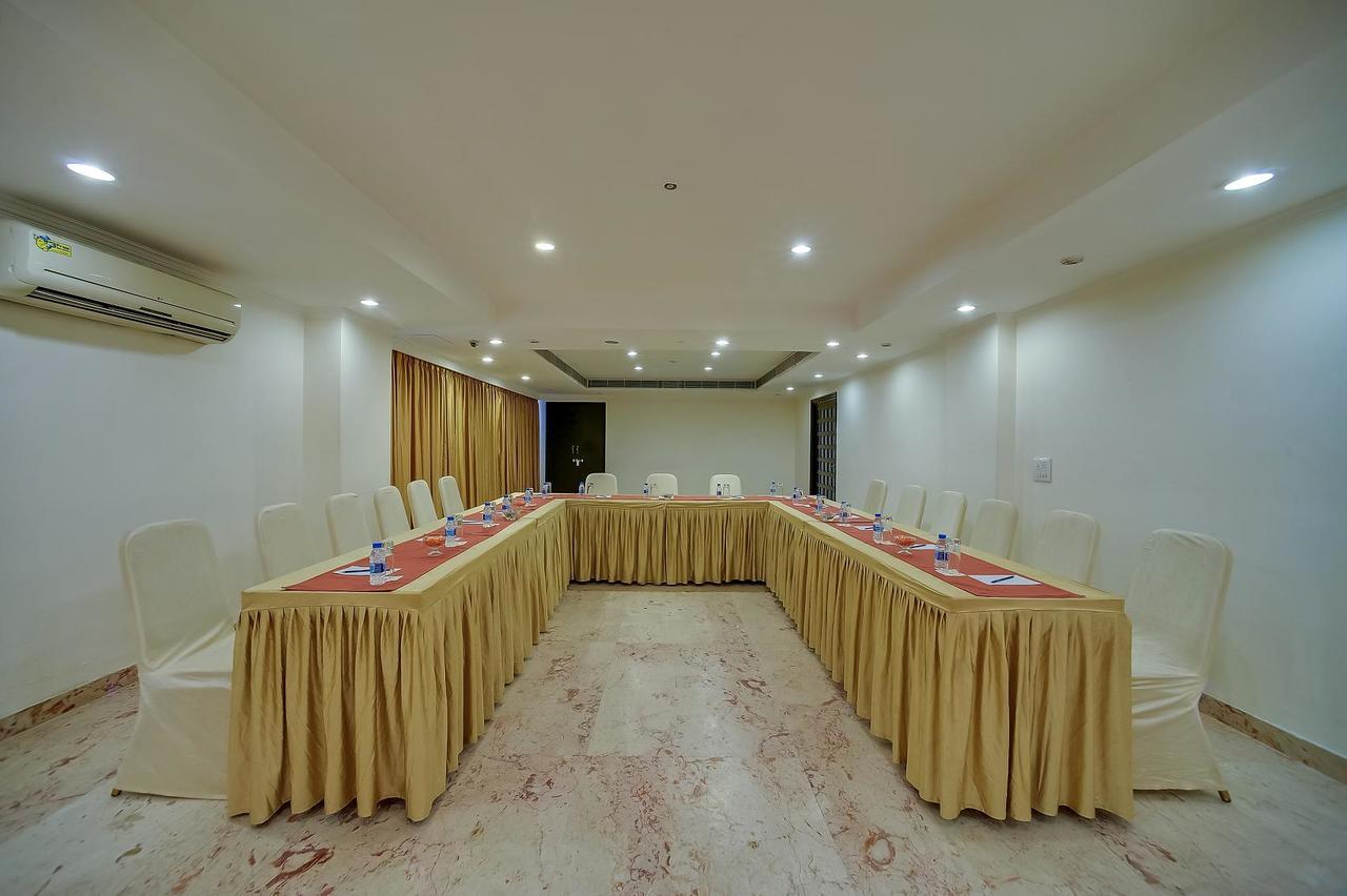 Royal Sarovar Portico Siliguri Buitenkant foto