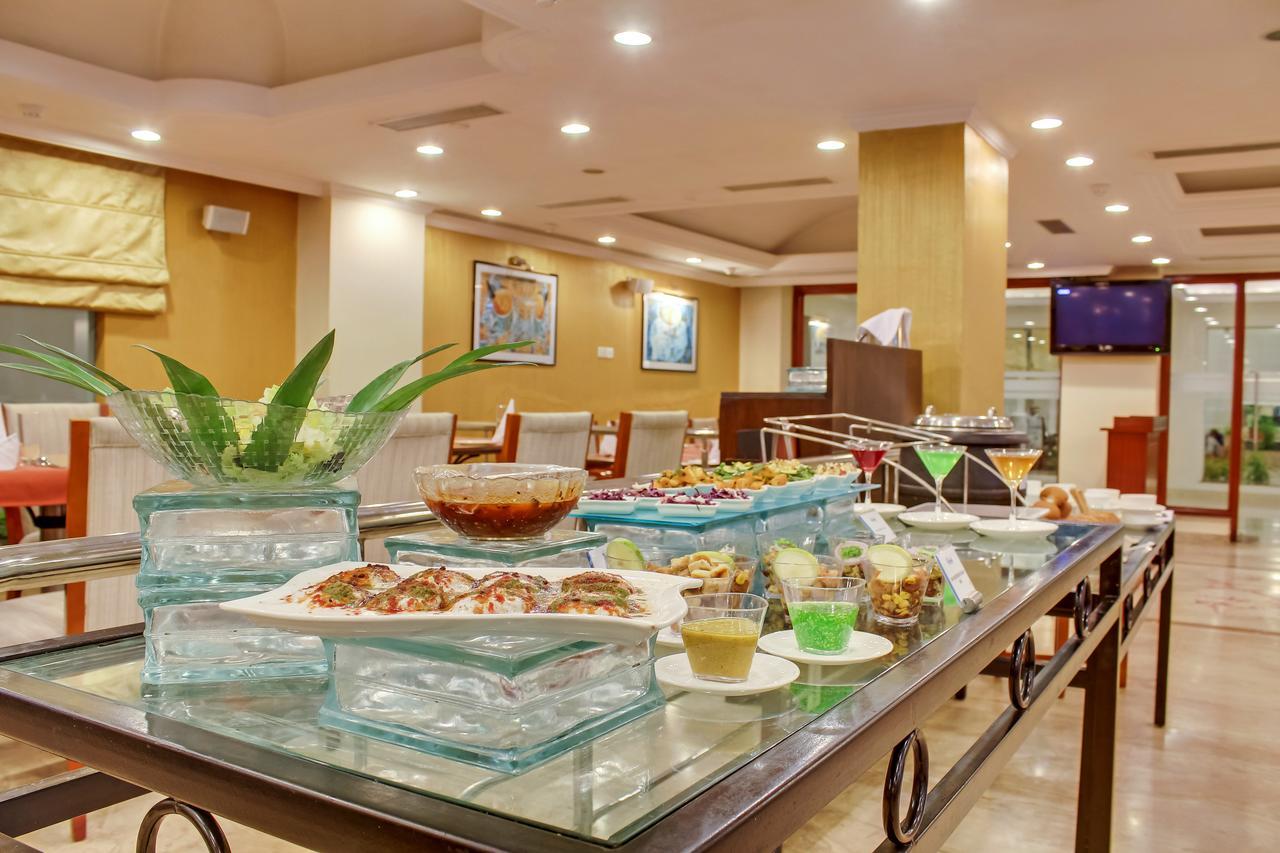 Royal Sarovar Portico Siliguri Buitenkant foto
