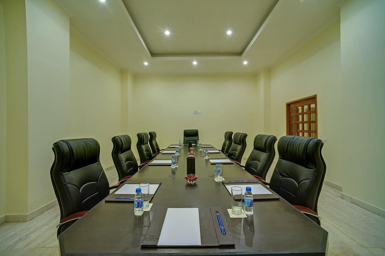 Royal Sarovar Portico Siliguri Buitenkant foto