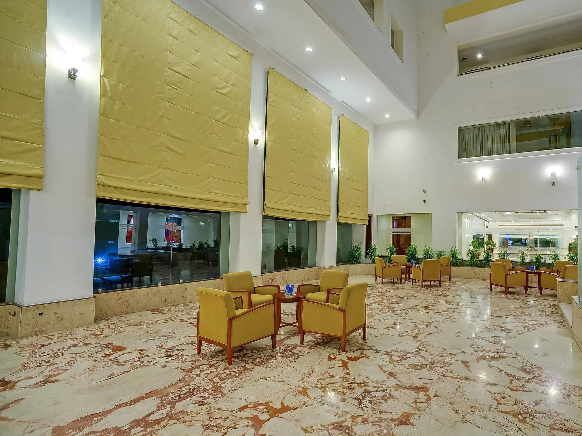 Royal Sarovar Portico Siliguri Buitenkant foto