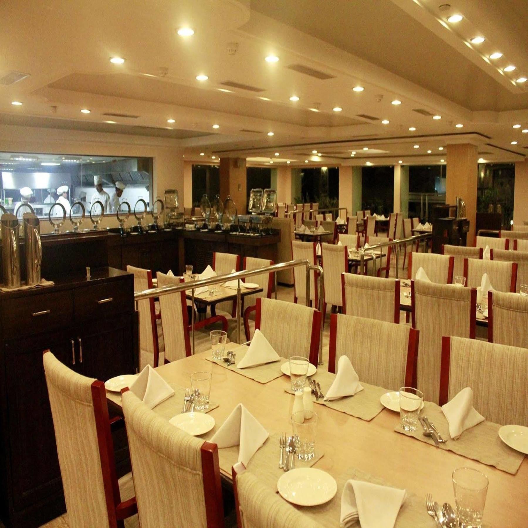 Royal Sarovar Portico Siliguri Buitenkant foto