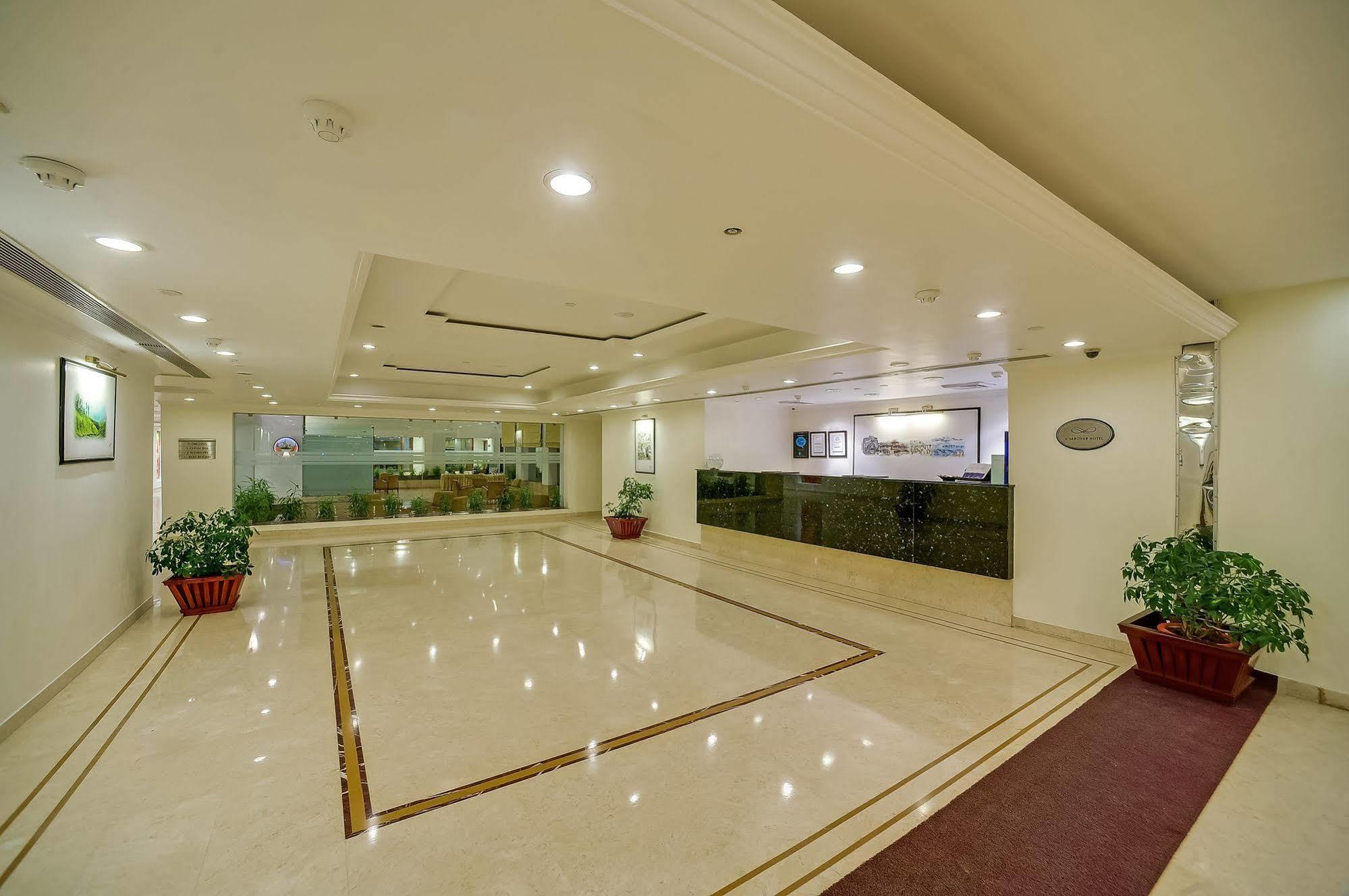 Royal Sarovar Portico Siliguri Buitenkant foto