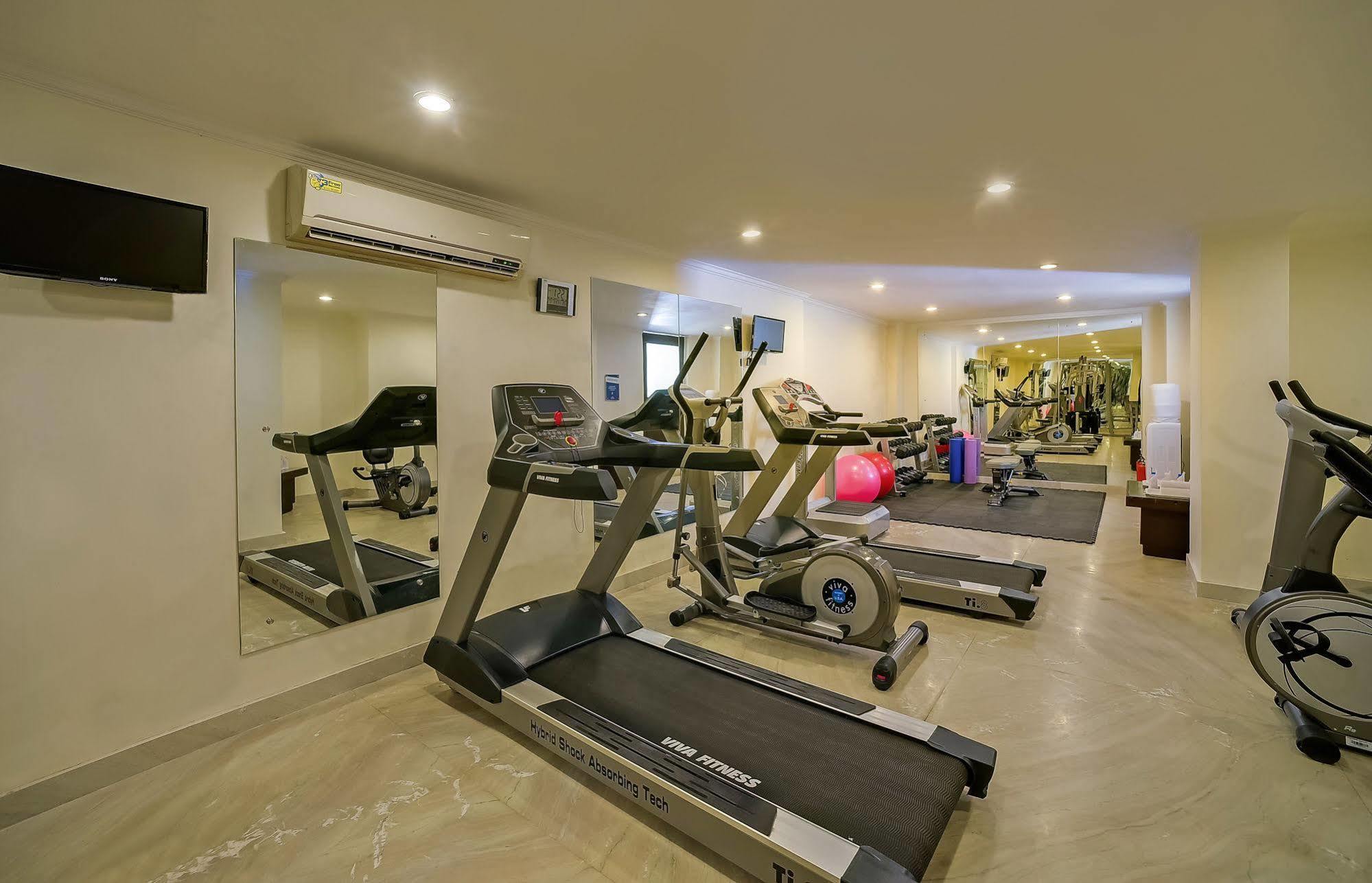 Royal Sarovar Portico Siliguri Buitenkant foto